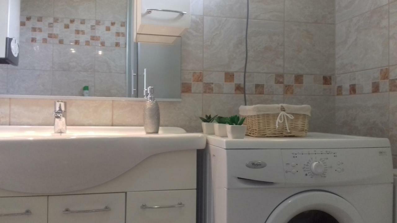Benelise Apartman Heviz Exterior photo